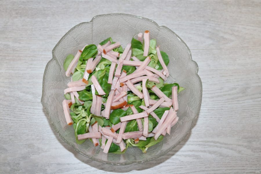 Зелёный салат с ветчиной - фото шаг 6