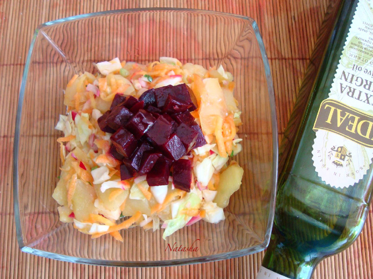 Салат по-китайски с печёным картофелем и свёклой