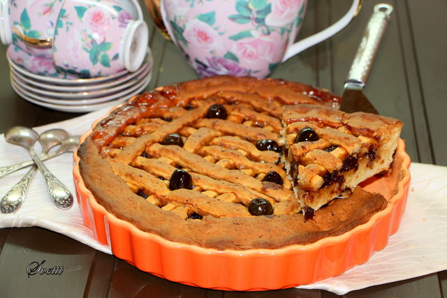 Фото к рецепту: Творожный пирог с оливками на меду земляничная поляна 