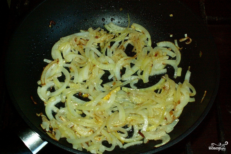 Салат с кальмарами, яйцом и луком - фото шаг 1