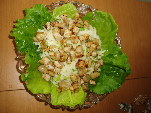 Фото к рецепту: Салат с свининой и фасолью