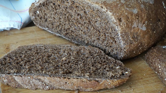 Фото к рецепту: Датский чёрный хлеб памперникель 