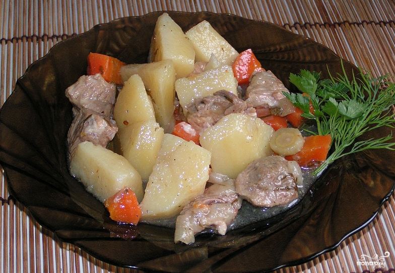 Картофель, тушенный с мясом в мультиварке - фото шаг 3