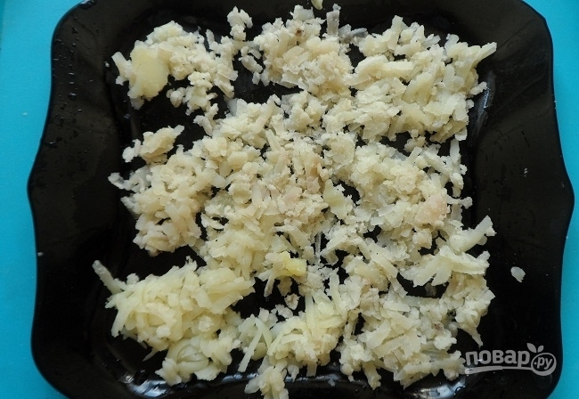 Рыбный салат с солеными огурцами - фото шаг 1