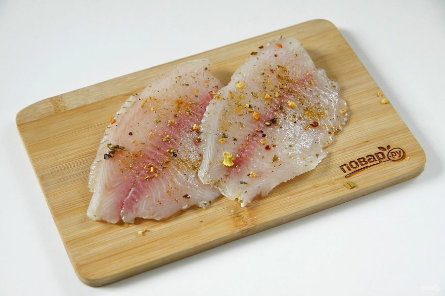 Рыба, запеченная в тесте в духовке - фото шаг 2