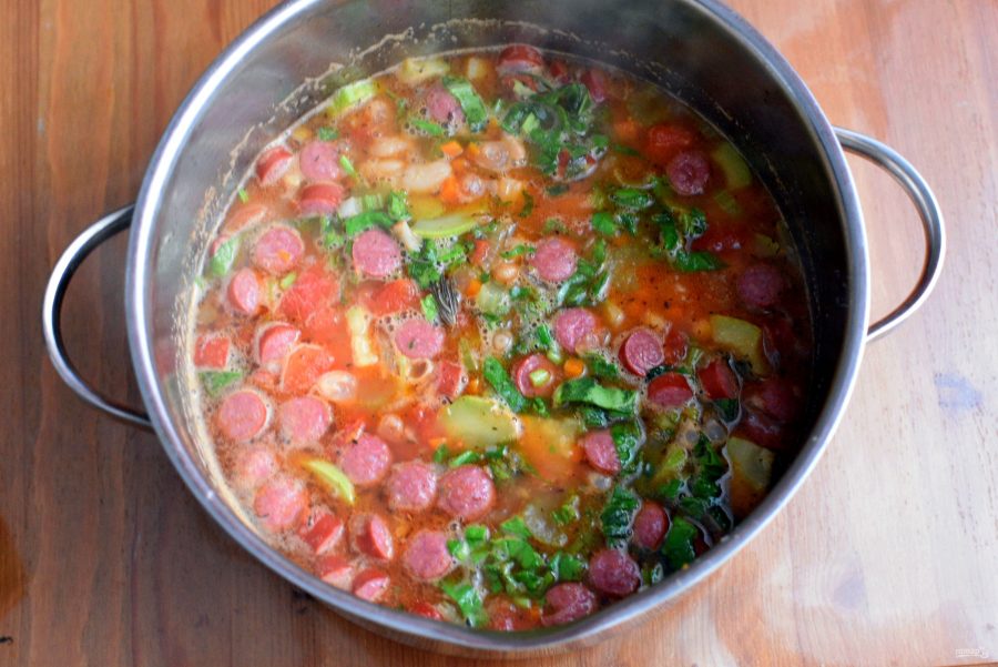 Зимний фасолевый суп с колбасками - фото шаг 8
