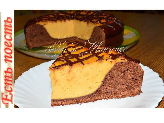 Фото к рецепту: Шоколадный пирог с тыквенно-творожным суфле