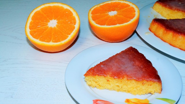 Фото к рецепту: Ароматный апельсиновый пирог 