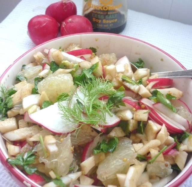 Фото к рецепту: Салат из фенхеля, редиса и свити( для тех, кто с фенхелем на вы)