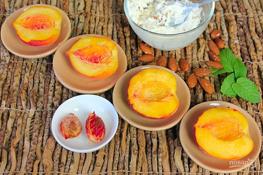 Персики фаршированные творогом с миндальным орехом - фото шаг 5