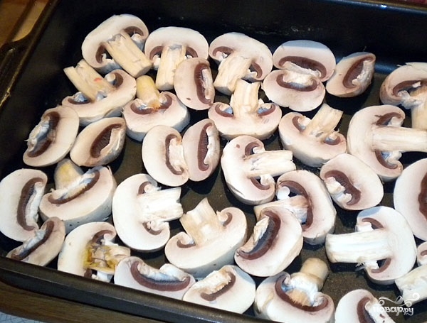 Мясо по-французски в духовке с грибами - фото шаг 3