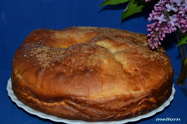 Фото к рецепту: Пирог с абрикосовым джемом