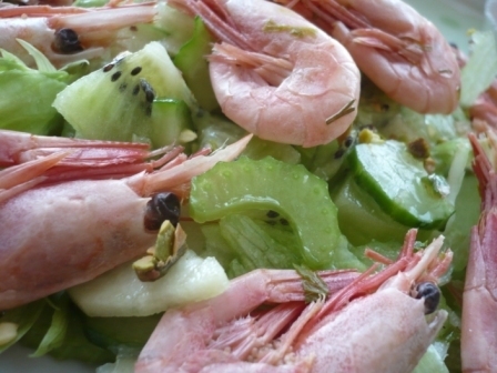 Фото к рецепту: Салат грин-грин с креветками