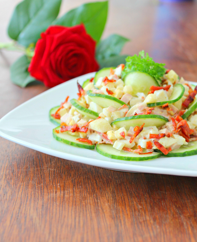 Фото к рецепту: Мужской салат цветок для защитника 