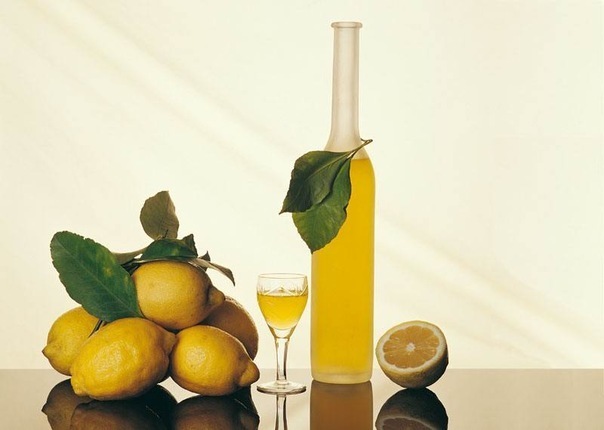 Фото к рецепту: Ликер лимонный