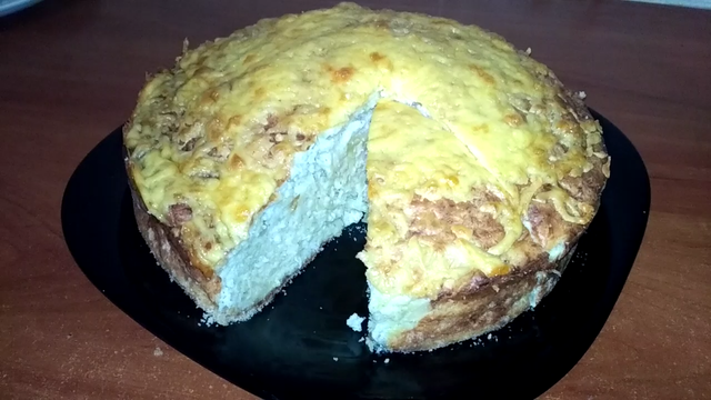 Фото к рецепту: Пирог с капустой,мясом и сыром-вкуснейший!
