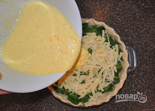 Закусочный пирог с сырным соусом - фото шаг 6