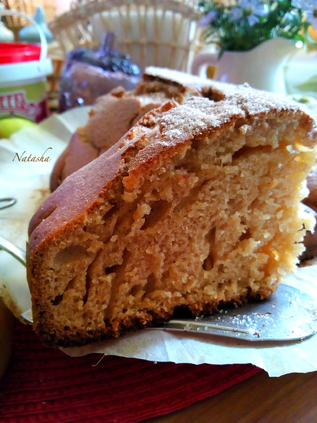 Фото к рецепту: Лучший рецепт простого кекса на кефире с яблочным повидлом махеевъ 