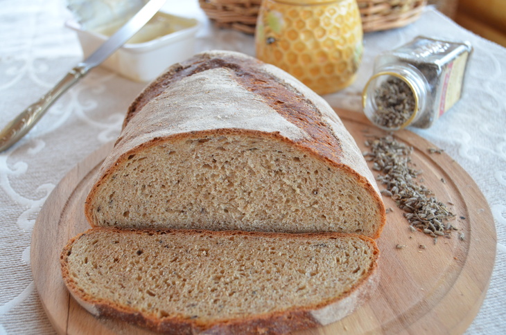 Серый хлеб с медом и лавандой по рецепту ришара бертине.