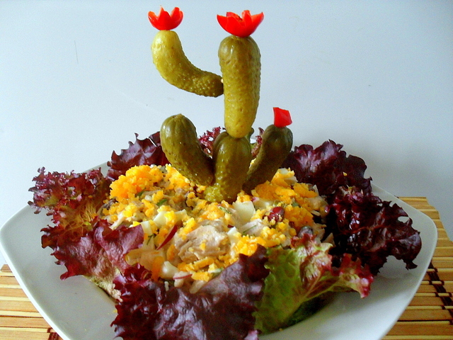 Фото к рецепту: Салат цветущий кактус (рецепт для дуэли)