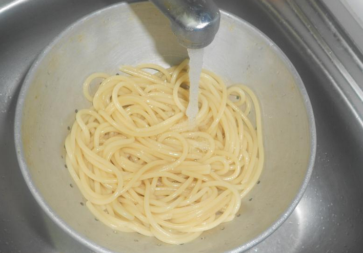 Cпагетти с колбасой - фото шаг 3