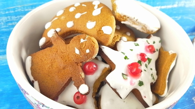 Фото к рецепту: Новогоднее имбирное печенье