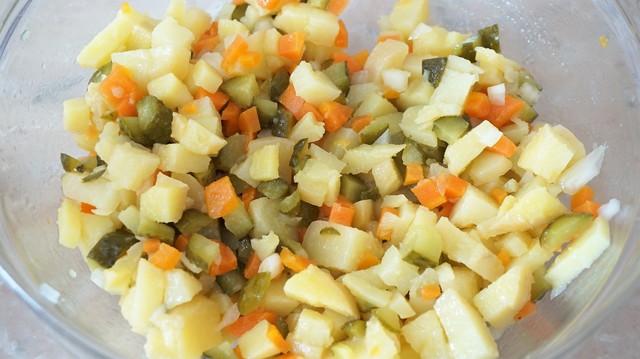 Фото к рецепту: Картофельный салат как в садике