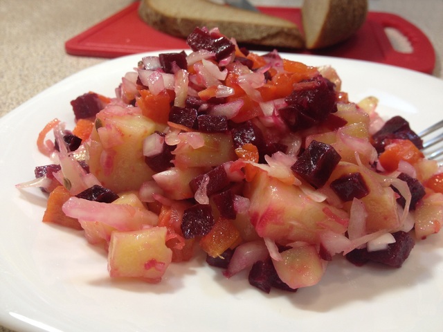 Фото к рецепту: Вся польза овощей зимой - винегрет! блюдо из мультиварки. видео