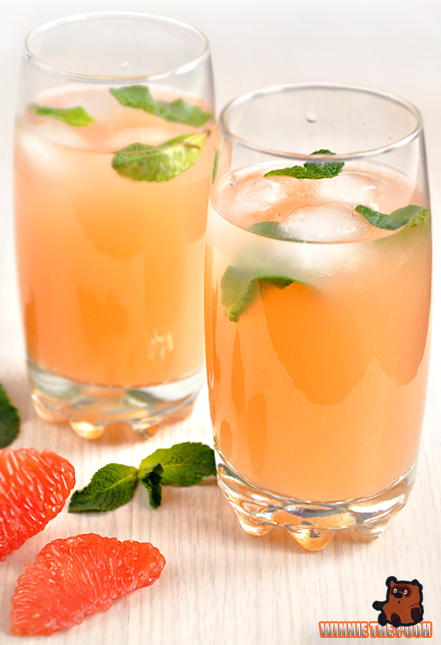 Фото к рецепту: Освежающий напиток из грейпфрута и мяты