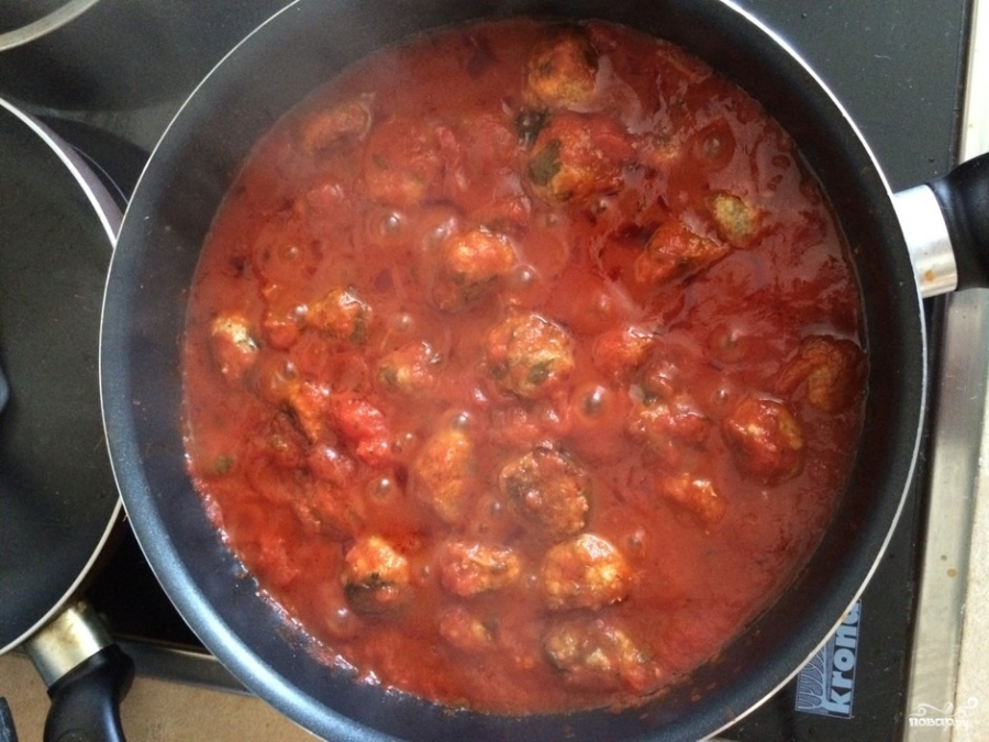 Спагетти с фрикадельками в томатном соусе - фото шаг 3