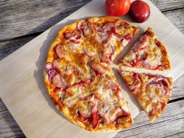 Фото к рецепту: Молниеносная пицца - фантастический рецепт!