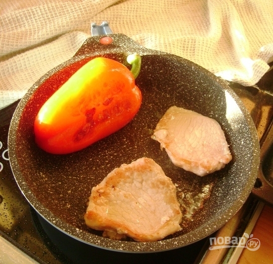 Салат с жареной свининой - фото шаг 1