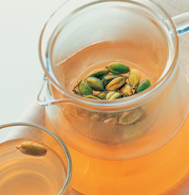 Фото к рецепту: Зеленый чай с кардамоном