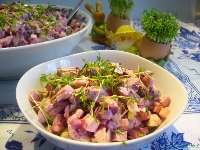 Фото к рецепту: Старинный немецкий селедочный?!! салат