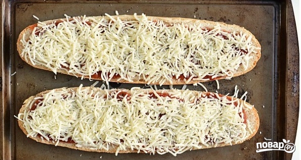 Пицца на батоне в духовке - фото шаг 3