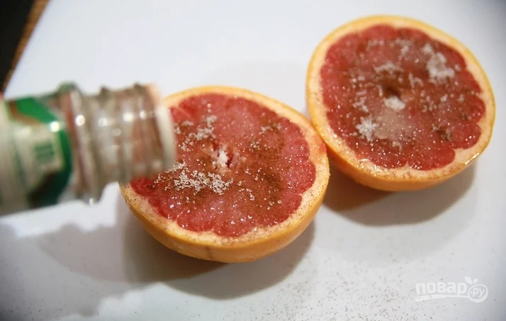  Жареный грейпфрут с корицей - фото шаг 2