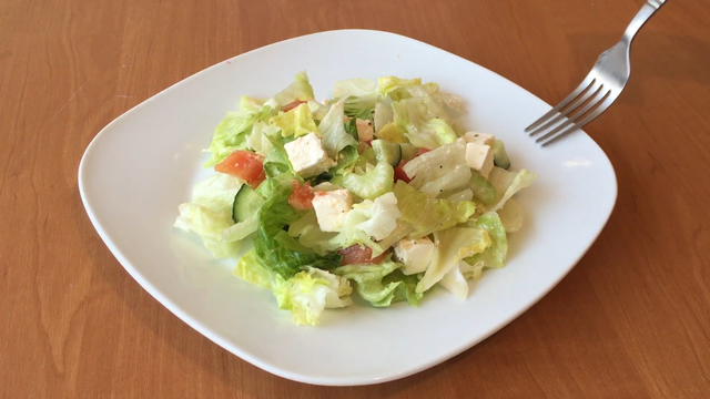 Фото к рецепту: Овощной салат с фетой