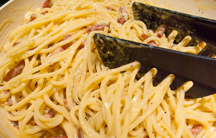 Спагетти под соусом "Карбонара" - фото шаг 10