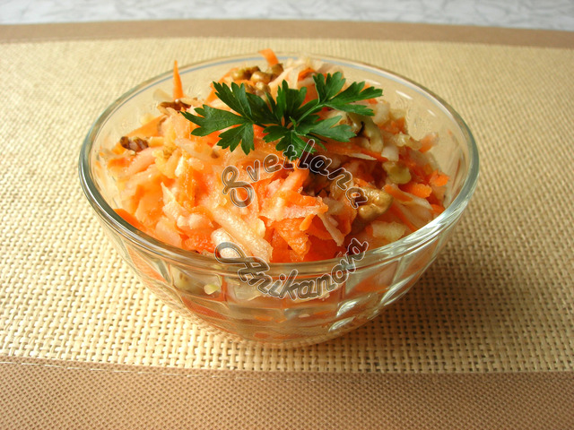 Фото к рецепту: Салат с топинамбуром от 100 хворей 