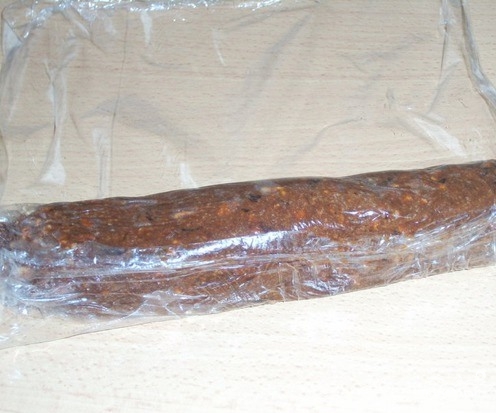 Шоколадная колбаса со сгущенкой - фото шаг 2