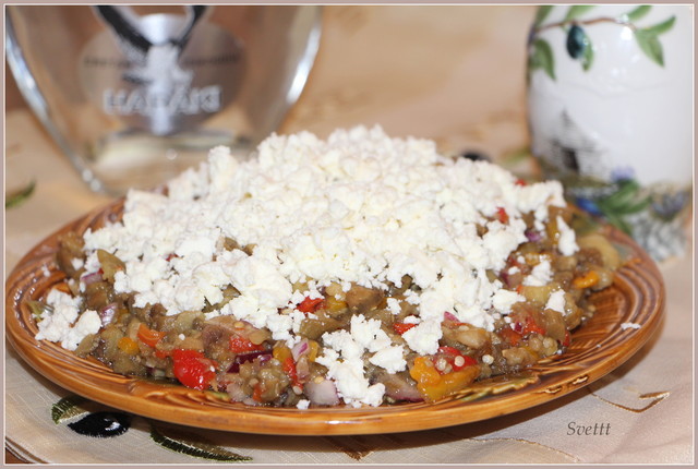 Фото к рецепту: Мelitzanosalata (салат из запеченных овощей) с острова родос