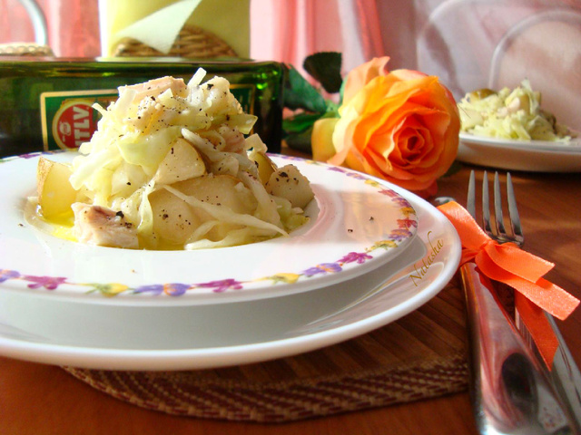 Фото к рецепту: Салат с курицей и грушей.