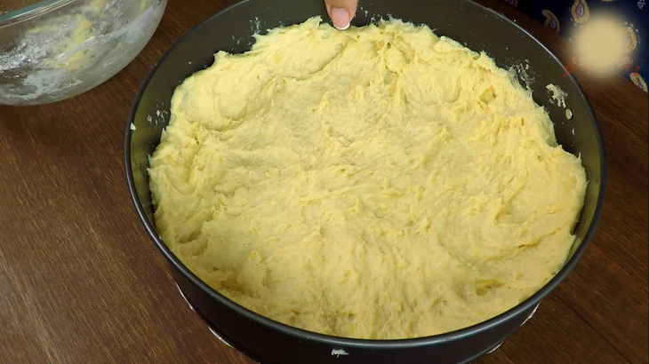 Мясной пирог на подушке из картофельного теста