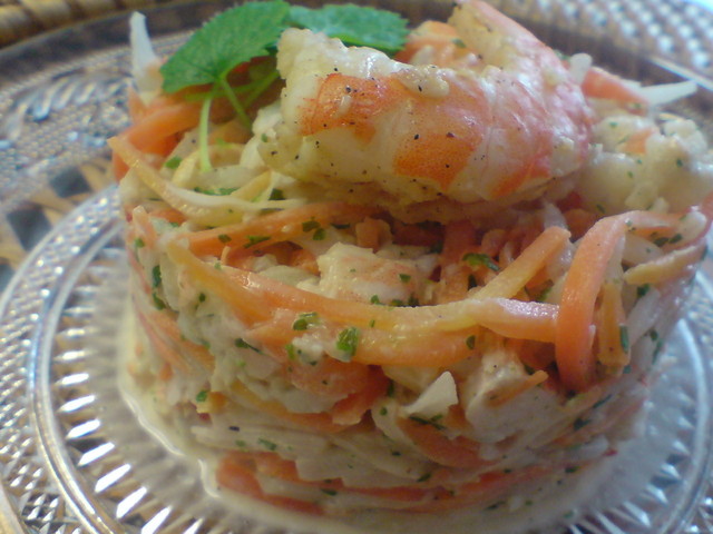 Фото к рецепту: Insalata capricciosa /салат с сельдереем,морковью и креветками