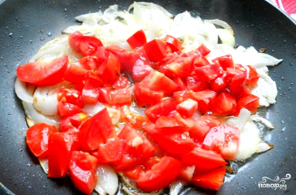 Макароны с сардельками в томатном соусе - фото шаг 2