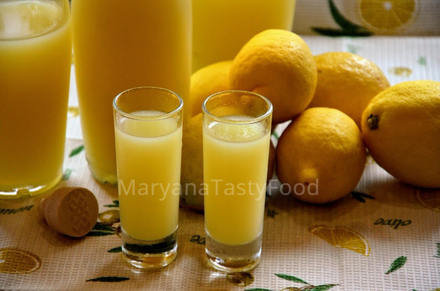 Фото к рецепту: Лимончелло (сицилийский лимонный ликер)