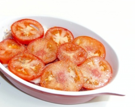 Мясо в духовке с помидорами - фото шаг 3