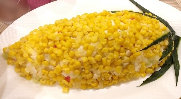 Фото к рецепту: Салат кукуруза с крабовыми палочками
