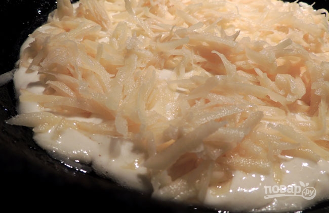 Заливной пирог с картофелем и сайрой - фото шаг 5