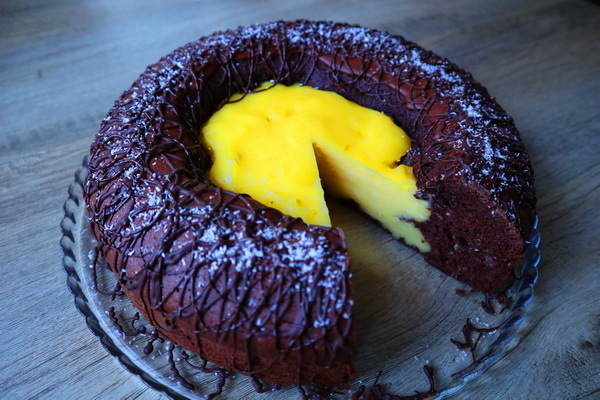 Фото к рецепту: Пирог-торт вулкан 